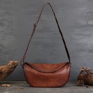 Gorgeous Leather Crossbody Hand Bag